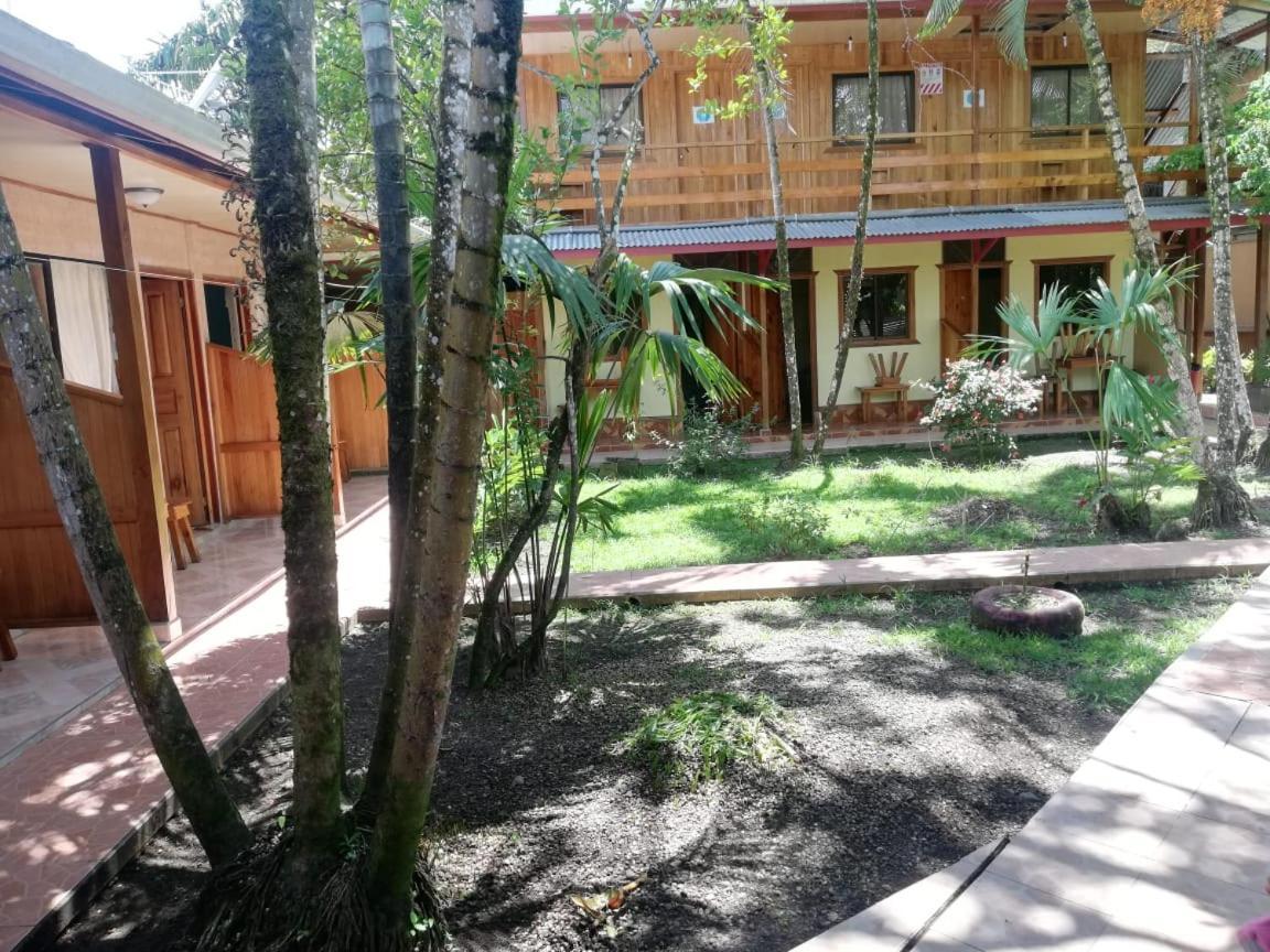 Cabinas Popular Puerto Viejo de Talamanca المظهر الخارجي الصورة