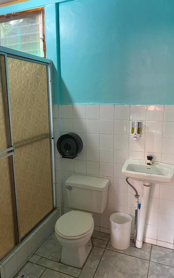 Cabinas Popular Puerto Viejo de Talamanca المظهر الخارجي الصورة